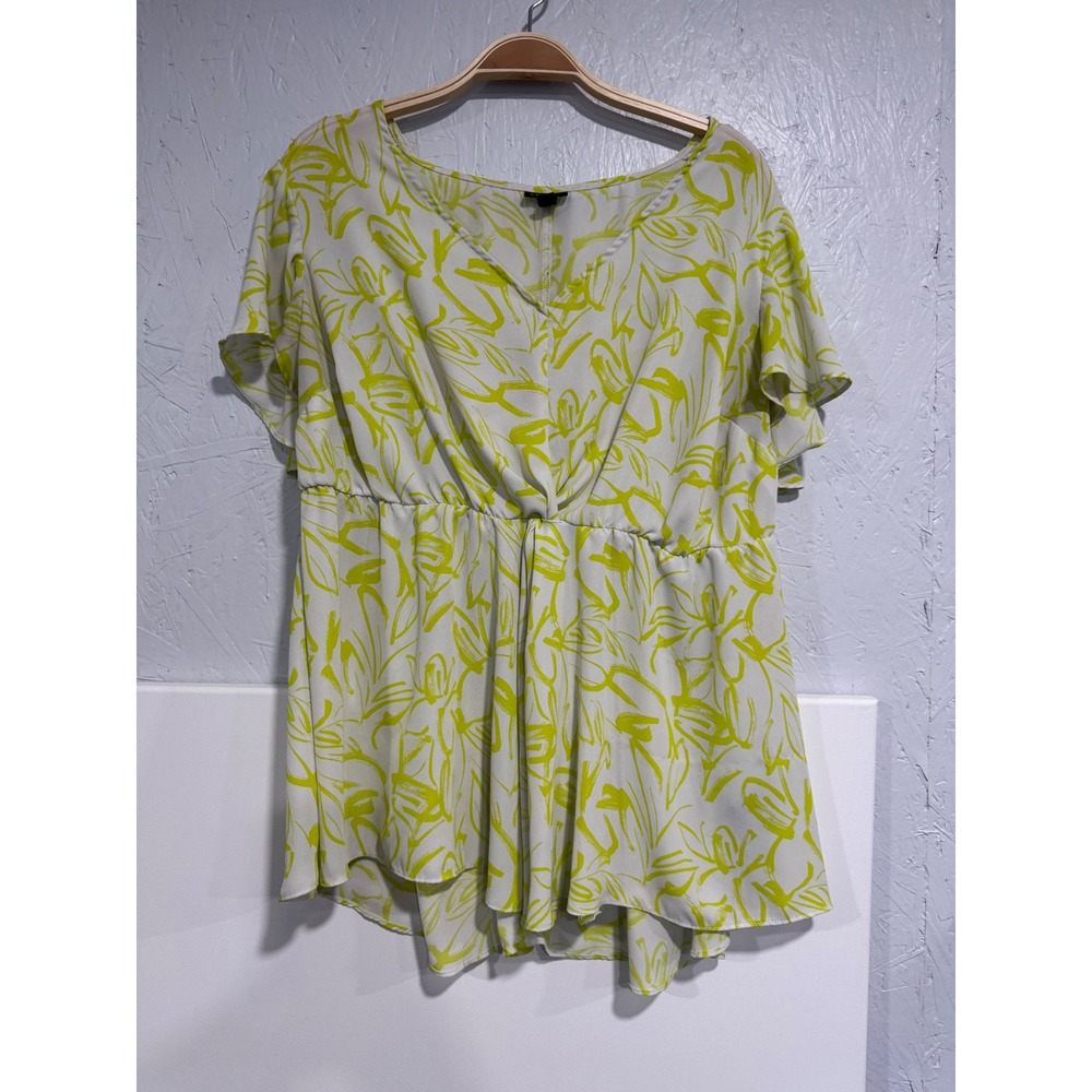 Torrid Lime Green White Abstract Floral Twist Front Empire Waist Blouse Size 1
